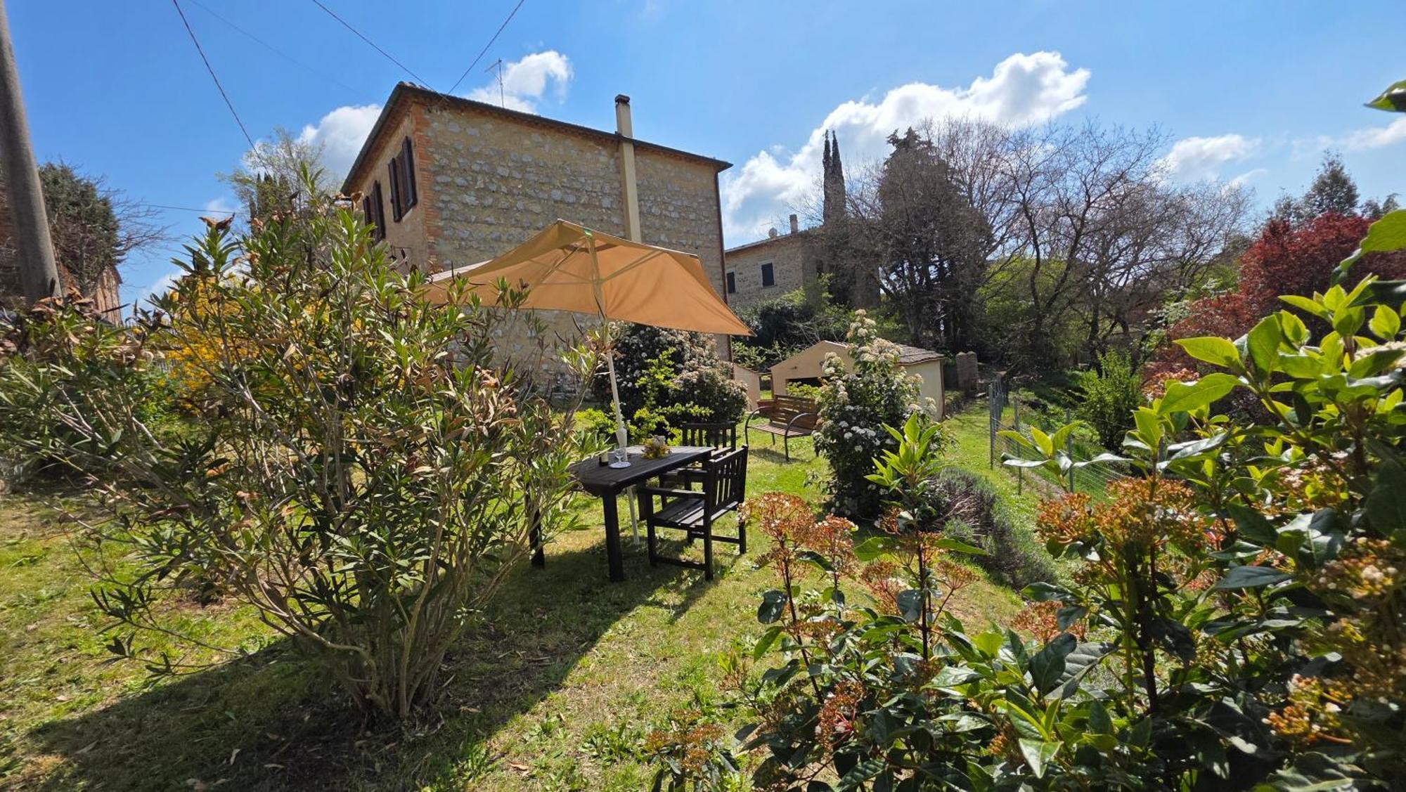 A Casa Di Gabri Villa Montefollonico Екстериор снимка
